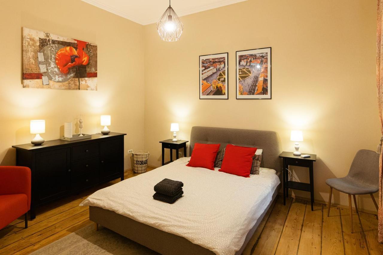 Chic Apartment In Historical City Center Temešvár Exteriér fotografie