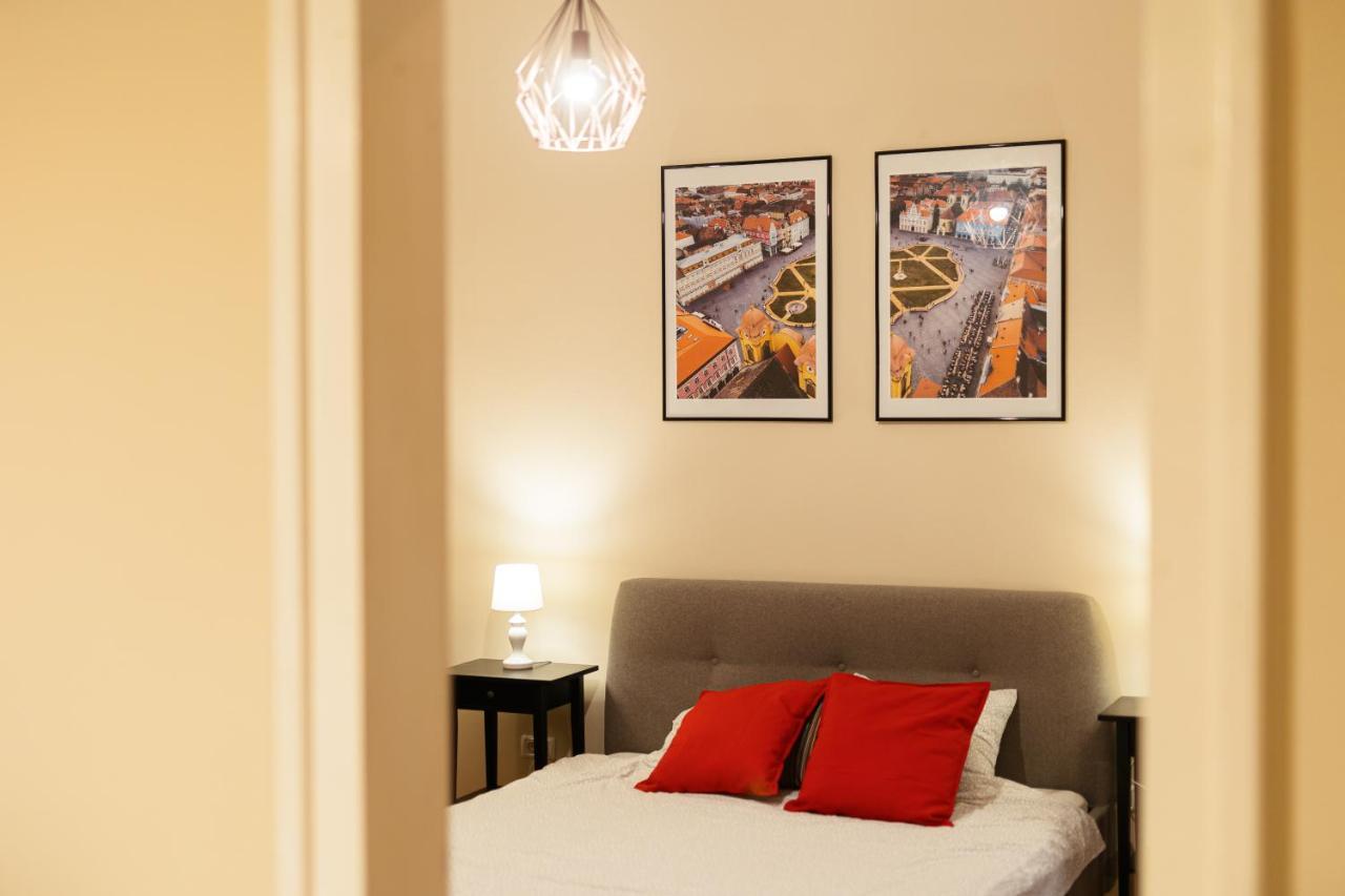 Chic Apartment In Historical City Center Temešvár Exteriér fotografie