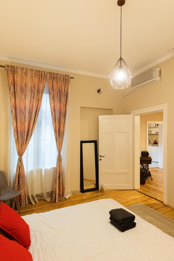 Chic Apartment In Historical City Center Temešvár Exteriér fotografie
