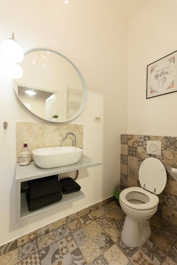 Chic Apartment In Historical City Center Temešvár Exteriér fotografie